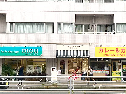 店舗前の横断歩道