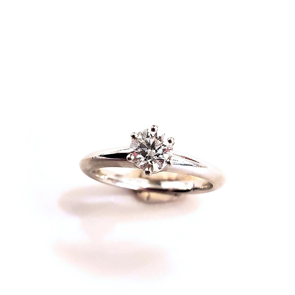 婚約指輪　ダイヤモンドリングを人気のダンシングストーンペンダントに【2122】